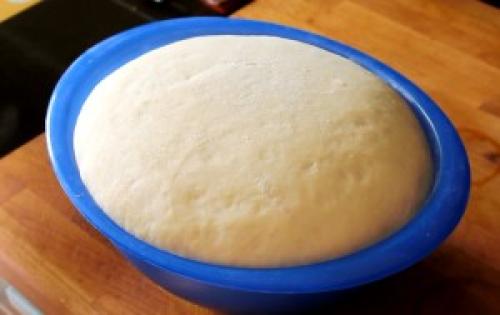 Рецепт домашнего хлеба в духовке на сырых дрожжах. Приготовление