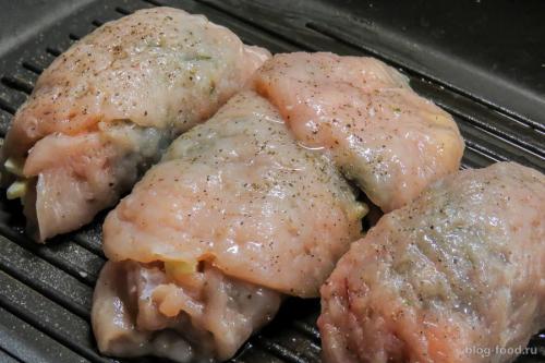 Куриная грудка с брынзой и шпинатом. Куриные рулеты с брынзой, шпинатом и песто