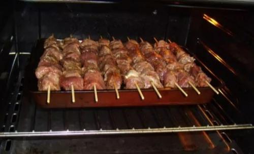 Шашлык в духовке. Как приготовить шашлык из свинины в дома