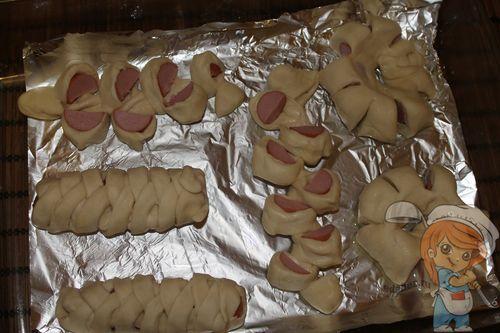 Сосиска в тесте на сковороде без дрожжей на молоке. Готовим сосиски в бездрожжевом тесте