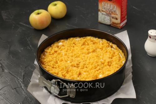 Песочный пирог с яблоками и безе. Польский яблочный пирог с безе и крошкой