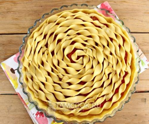 Пирог с яблочным вареньем