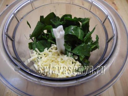 Паста со шпинатом и курицей. Макароны с курицей, шпинатом и сыром