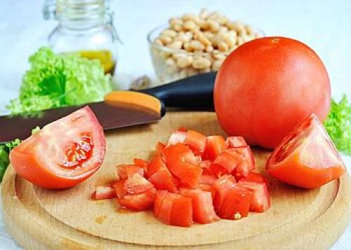 Салат с помидорами и фасолью. Как приготовить салат из фасоли и помидоров