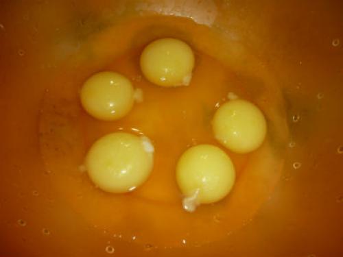 Шарлотка с грушами в мультиварке