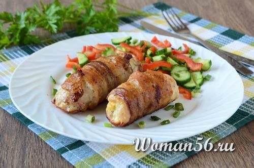 Рулеты куриные в беконе. Куриные рулетики с сыром в беконе