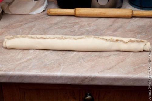 Розочки из слоеного теста с творогом. Розочки с творогом из слоеного теста