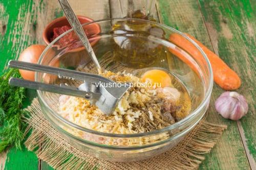 Митболы из курицы в томатном соусе. Куриные митболы с сыром в томатном соусе