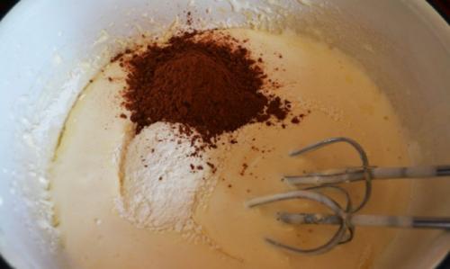 Норка крота Торт рецепт со сгущенкой. Тортик «Норка крота» — вариант первый со сгущенным молоком