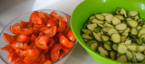 Салат с капусты на зиму рецепт без варки. Вкусный салат на зиму «Кубанский» с капустой и овощами