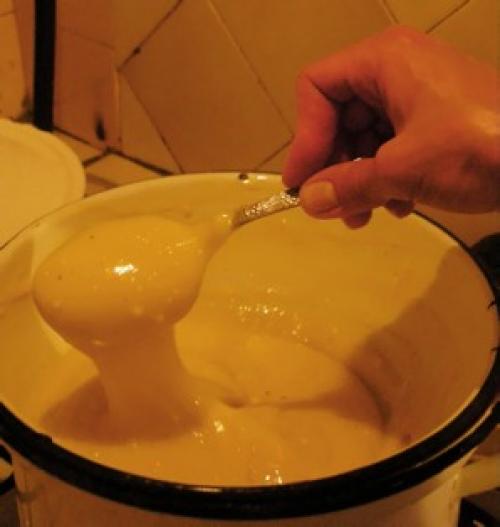 Домашний твердый сыр с дырками. Сыр с дырками в домашних условиях