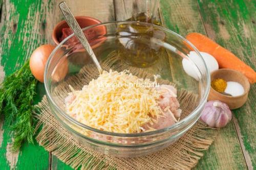 Митболы из курицы в томатном соусе. Куриные митболы с сыром в томатном соусе