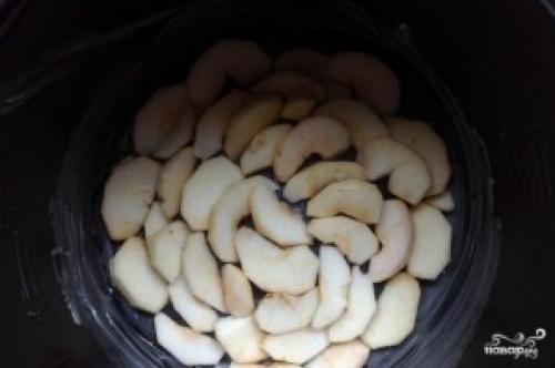 Шарлотка с яблоками в мультиварке. Яблочная шарлотка в мультиварке