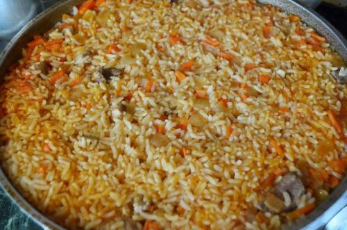 Плов на сковороде со свининой пошаговый рецепт.