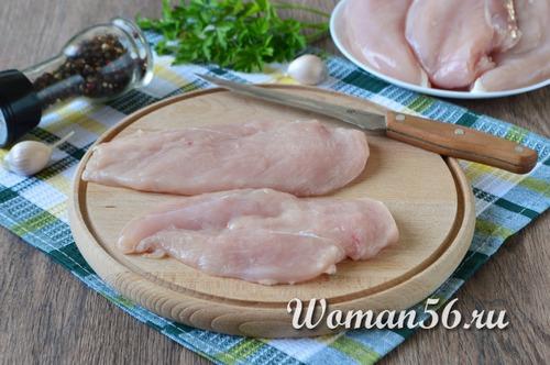 Рулеты куриные в беконе. Куриные рулетики с сыром в беконе