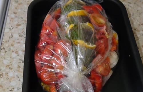 Горбуша с овощами. Как запечь горбушу с овощами в духовке в рукаве