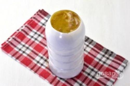 Рулет куриный в бутылке. Куриный рулет в бутылке с желатином