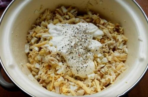 Салаты с курицей и ананасами. Новогодний салат с курицей, ананасом, чесноком и сыром в тарталетках