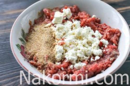 Митболы в сливочном соусе с грибами. 