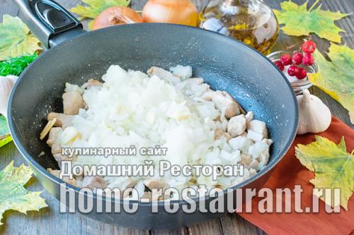 Гуляш из индейки с подливкой