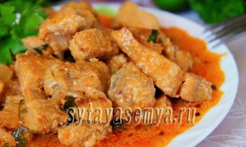 Гуляш из свинины в мультиварке. Гуляш из свинины с томатной подливкой в мультиварке