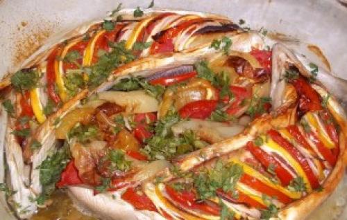 Горбуша запеченная с овощами. Горбуша, запеченная с овощами