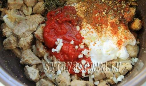 Гуляш из свинины в мультиварке. Гуляш из свинины с томатной подливкой в мультиварке