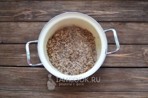 Как запекать утку в духовке с гречкой. Утка, фаршированная гречкой