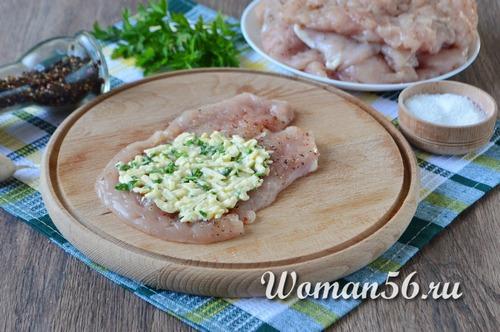 Рулеты куриные в беконе. Куриные рулетики с сыром в беконе