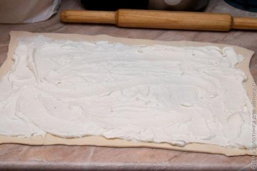 Розочки из слоеного теста с творогом. Розочки с творогом из слоеного теста