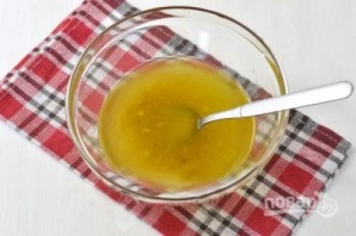 Рулет куриный в бутылке. Куриный рулет в бутылке с желатином