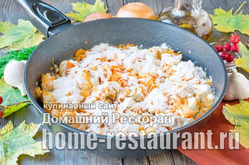 Гуляш из индейки с подливкой