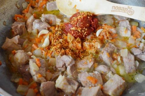 Плов на сковороде со свининой пошаговый рецепт.