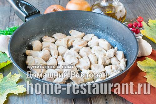 Гуляш из индейки с подливкой