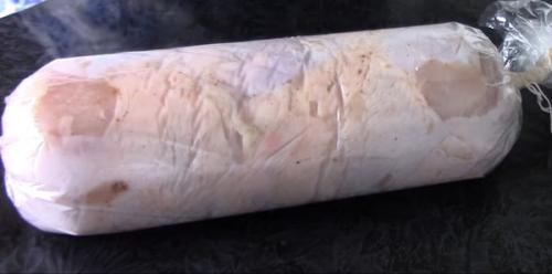 Нежный и очень вкусный куриный рулет.