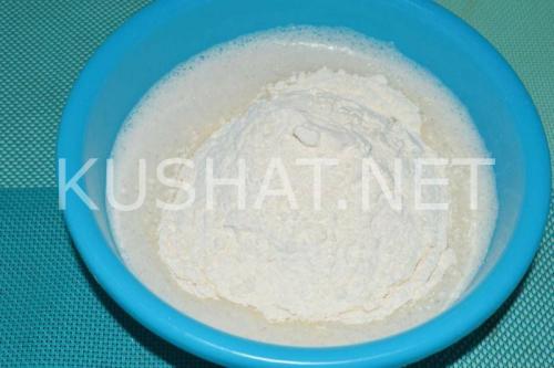 Розочки из слоеного теста с колбасой. Розочки из теста с колбасой – рецепт