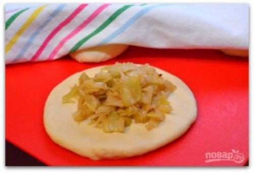 Рецепт пирожков с капустой. Простой рецепт пирожков с капустой