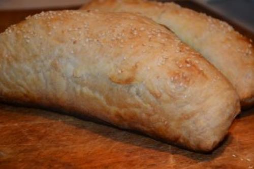 Слоеный куриный рулет. Рулет из слоеного теста с курицей