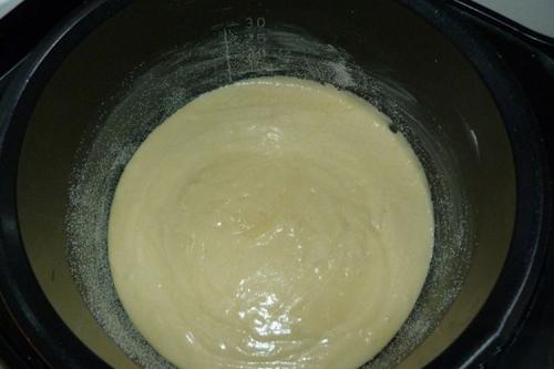 Манник на кефире в мультиварке. Манник в мультиварке без муки на кефире