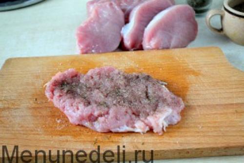 Шейка свиная запеченная в духовке с сыром и помидорами. Свинина в духовке с помидорами и сыром