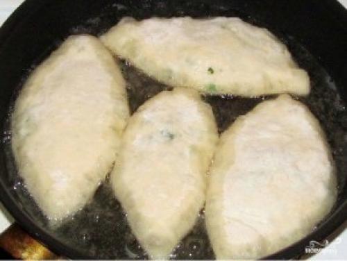 Рецепт пирожков с луком и яйцом. Жареные пирожки с яйцом и луком
