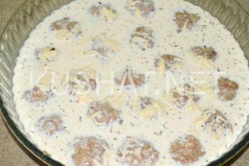 Тефтели с рисом в сметанном соусе. Пошаговый рецепт с фото