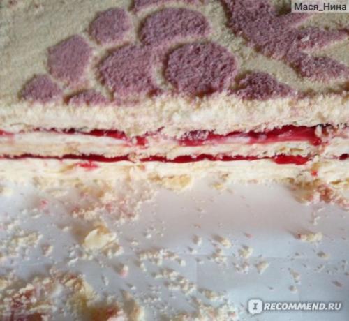 Наполеон с Малиной рошен. Вкусно и необычно, картинка совпадает с реальностью, но уже далековато от Наполеона