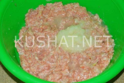 Тефтели с рисом в сметанном соусе. Пошаговый рецепт с фото