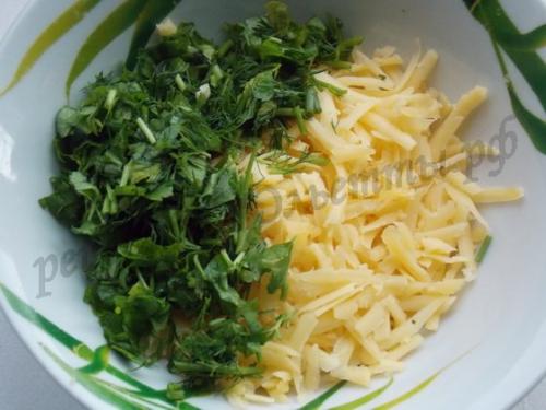 Пирог-улитка из слоеного теста с сыром и ветчиной. Ингредиенты: