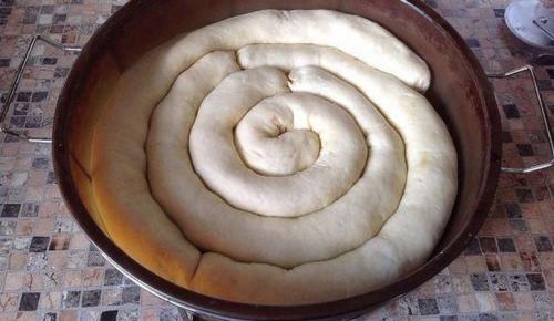 Пирог-улитка с вишней и творогом. Пирог «Улитка» с вишней