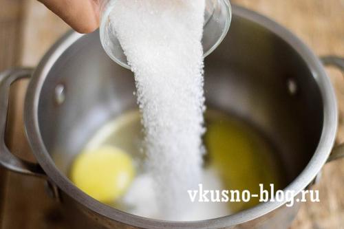 Яблочный пирог на кефире на скорую руку