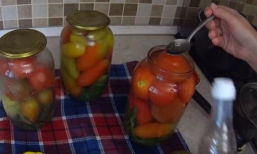 Помидоры на зиму с морковной ботвой, рецепт на 1 литровую банку