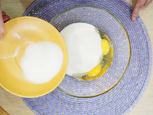 Манник рецепт воздушный. Оригинальный рецепт невероятно пышного «мокрого» манника