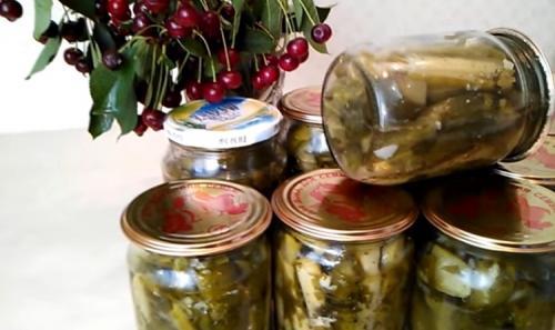 Салат из огурцов-на зиму пальчики оближешь. Салат из огурцов на зиму – пальчики оближешь